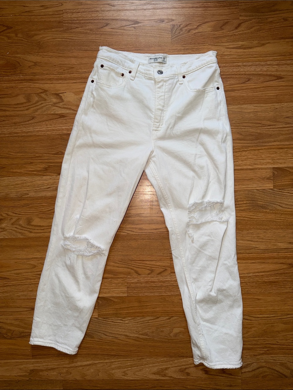 White Distressed the mom high rise Jeans